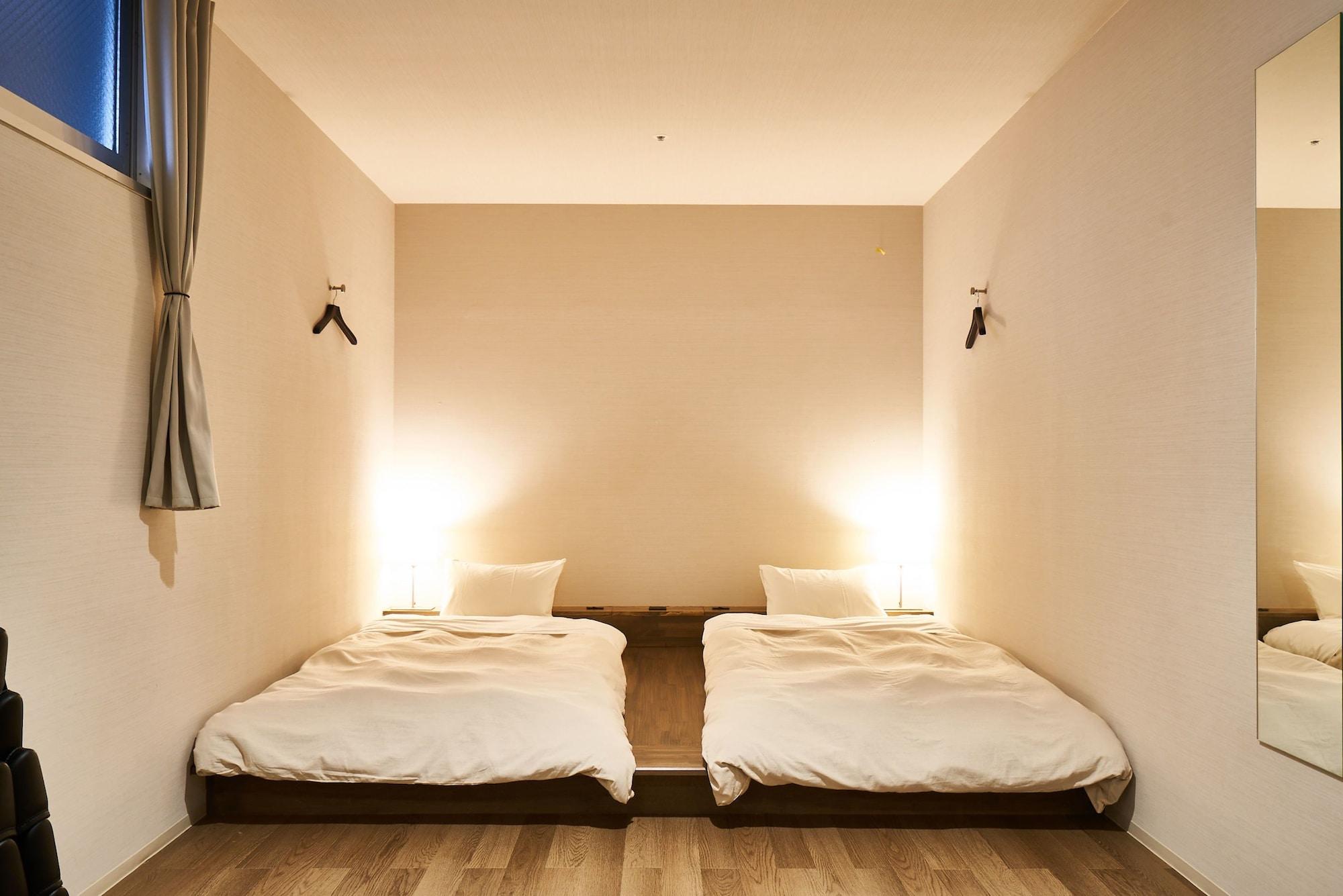 Albergue &and Hommachi East